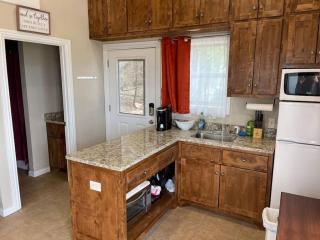 Inspiration Cabin at Lake Godstone - Jacksboro - 4
