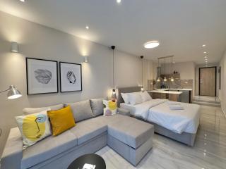 Kono Studios & Suites - 2