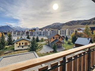 Appartement 2 étoiles lumineux 5 pers à 50m des pistes, balcon sud, parking privatif, wifi gratuit - FR-1-417-54 - 3