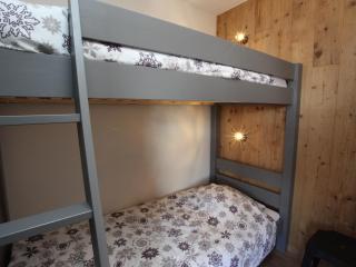 Appartement 6 pers rénové, lumineux, proche des pistes et commerces, balcon et parking privé. - FR-1-417-141 - 3