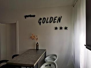 GOLDEN - self CHECK IN - Osijek - 0