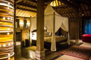 Wahyu wonderful 3Bd villa with huge garden and large pool - 0
