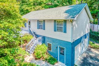 Pelican's Perch - Waynesville - 9