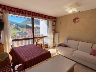 Studio cosy 4 pers, plein sud, balcon, parking privé, proche pistes et commerces - FR-1-445-181 - 9