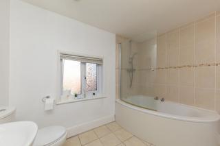 Rocester Rest close to Alton Towers & JCB, Netflix - 4
