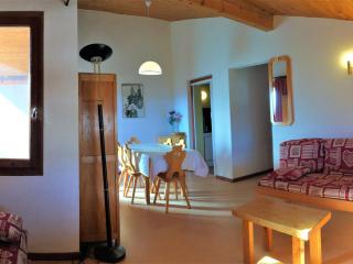 Appartement spacieux, 150m des pistes, proche supermarché, 2 chambres, balcon, local skis/chaussures - FR-1-416-34 - 7