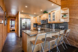 Updated 5 Bedroom 3 bathroom townhome Slopeside at 1849 Condos 671 sleeps 10 - Mammoth Lakes - 4
