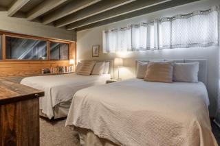 Updated 5 Bedroom 3 bathroom townhome Slopeside at 1849 Condos 671 sleeps 10 - Mammoth Lakes - 2