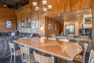Updated 5 Bedroom 3 bathroom townhome Slopeside at 1849 Condos 671 sleeps 10 - 1