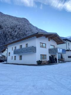Großzügiges Apartment Georg Mayrhofen Barrierefrei - Hollenzen - 3