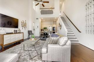 Gorgeous 4 Bed Home on St Mary's - Minutes to Riverwalk/Pearl - San Antonio - 9