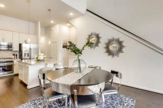 Gorgeous 4 Bed Home on St Mary's - Minutes to Riverwalk/Pearl - San Antonio - 7
