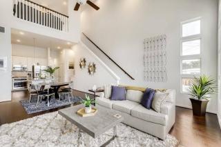 Gorgeous 4 Bed Home on St Mary's - Minutes to Riverwalk/Pearl - San Antonio - 5