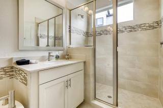 Gorgeous 4 Bed Home on St Mary's - Minutes to Riverwalk/Pearl - San Antonio - 4