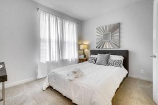 Gorgeous 4 Bed Home on St Mary's - Minutes to Riverwalk/Pearl - San Antonio - 1