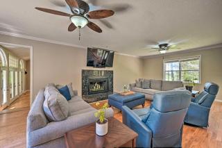 2 Mi to Clemson Central Villa with Deck, Near Lakes - 7