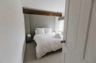 BIRDS EDGE COTTAGE - Luxury 2 Bedroom Cottage with Amazing Views, Near Holmfirth in Yorkshire - Denby Dale - 4
