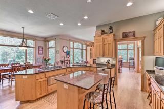 Tranquil Lake Elmo Farmhouse: Hiking Nearby! - 1