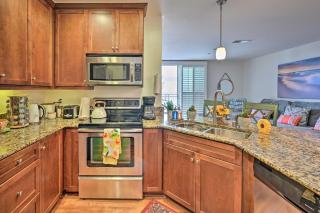 Breezy Oceanside Condo Less Than half Mi to Beach! - Oceanside - 3
