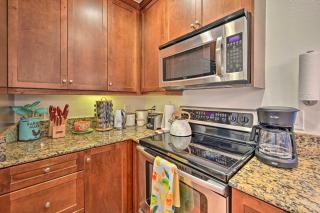 Breezy Oceanside Condo Less Than half Mi to Beach! - Oceanside - 2