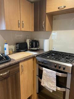 Impeccable 4-Bed Caravan in Clacton-on-Sea - Clacton-on-Sea - 8
