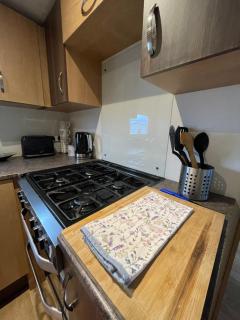 Impeccable 4-Bed Caravan in Clacton-on-Sea - Clacton-on-Sea - 7