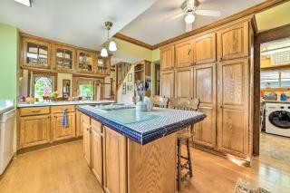 Elegant 1905 Home Steps to Torch Lake and Dtwn - Alden - 1