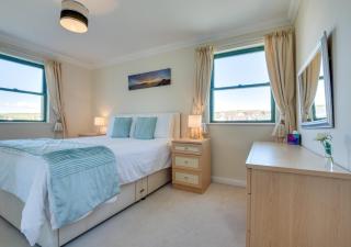32 St Brides Bay View Apts - Broad Haven - 3