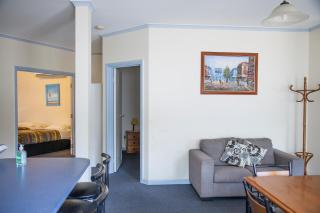 Cherry Lane Apartments - Bright - 3