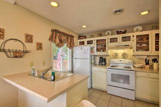 Townhome with Fire Pit and Boat Dock Pets Welcome! - Hiawassee - 2