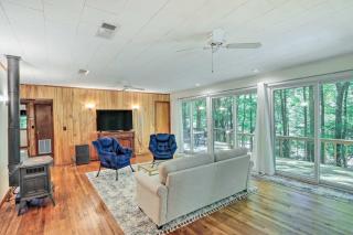 Secluded Franklin Cabin with Furnished Deck! - 7