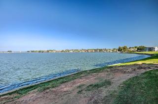 Lake Conroe Waterfront Home Patio and Shared Pool! - Willis - 8