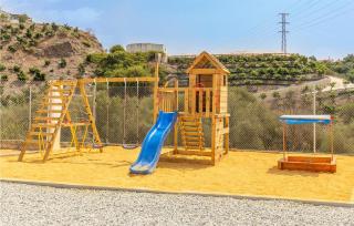 Gorgeous Home In Mezquitilla With Wifi - Mezquitilla - 3