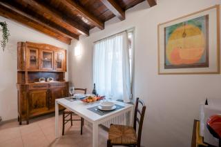 Lovely Mansard Iseo Portelle Holiday with private parking and bike storage - Iseo - 8