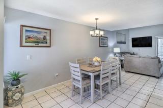 Soothing Jacksonville Townhome Patio and Yard! - 6