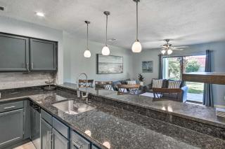 Stylish Bayfront Townhome Less Than 10 Mi to Beach! - Mary Esther - 2