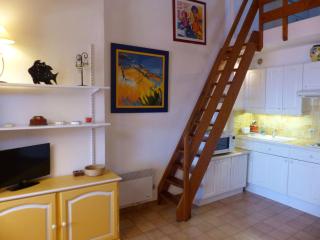 T1 Mezzanine Climatisé avec Terrasse et Parking - St Clair, Lavandou - FR-1-308-80 - 4