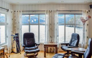Cozy Home In Vanvik With Wifi - 5