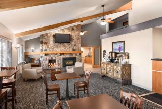 AmericInn by Wyndham Bemidji - Bemidji - 4