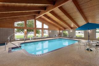 AmericInn by Wyndham Bemidji - Bemidji - 1