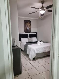 Bujumbura Guest House - Port Edward - 1