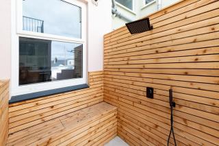 TRIG-Private Studio, Courtyard, Walk to Fistral - 1