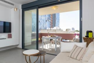 Bright & Modern 2BR with Balcony on Dizzengoff - Tel Aviv - 0