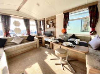 Swift Loire (Field view 78) - Jaywick Sands - 3