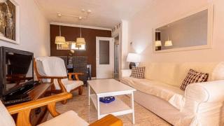 797 HOLIDAY RENTALS - Piso para 4 con amplia terraza al jardin y al mar - Benalmádena - 2