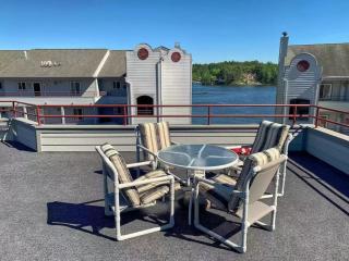 Family Dreams Condo at Lighthouse Cove - Wisconsin Dells - 1