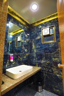 HOTEL THE GRANDLADHUKARA - Dwarka - 1