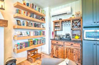 Colorful Golden Getaway with Panoramic Views! - 1