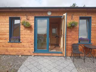 Ceaser's cabin is a cosy 1 bedroom cabin - 4