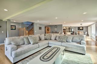 Peaceful Home with 11 Acres, Creek and Fire Pit! - 7